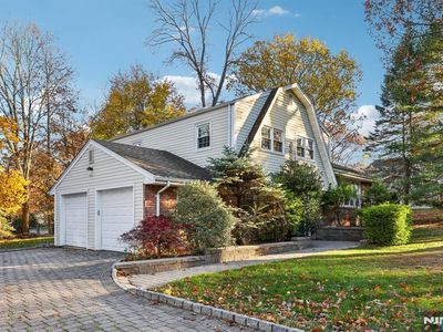 234 Spring Valley Rd, Park Ridge, NJ, 07656