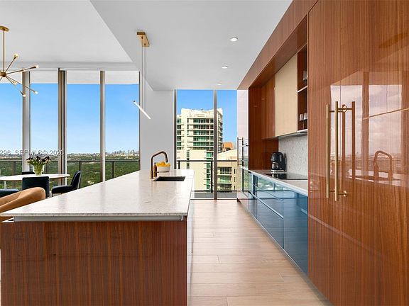 5th image of 2655 S Bayshore Dr Unit Lph-2012