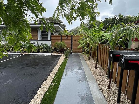5th image of 128 NW 5th Ave #1