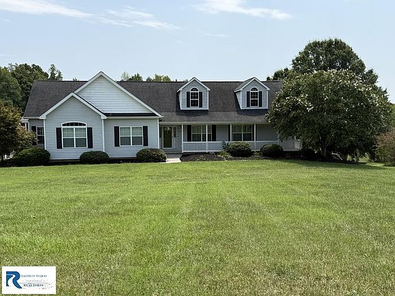 3rd image of 140 Chris Dr