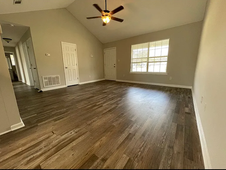 138 Whit Fraser Rd NE — Photo 2