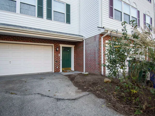 420 Silver Leaf Dr, Christiansburg, VA 24073