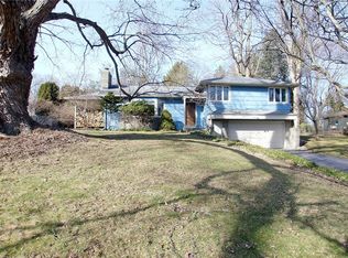 442 Colebrook Dr, Rochester, NY 14617