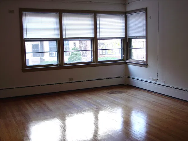2 bed, 900 sqft, $1,930 — Photo 3