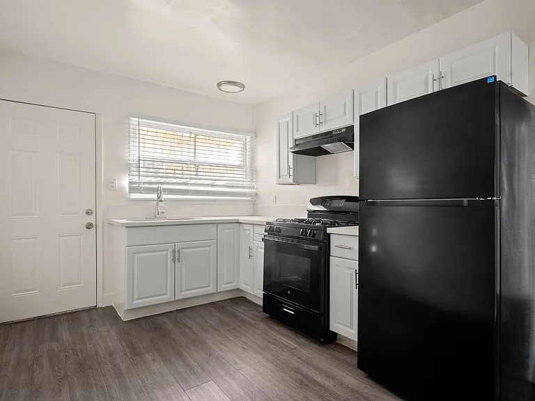 4108-4106 W Palmwood Dr — Photo 29