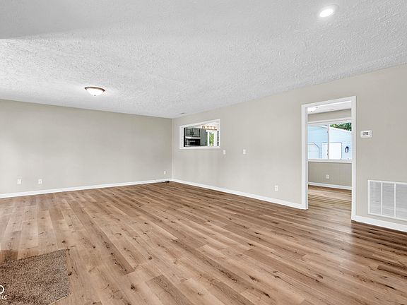 5th image of 1413 Brookside Dr