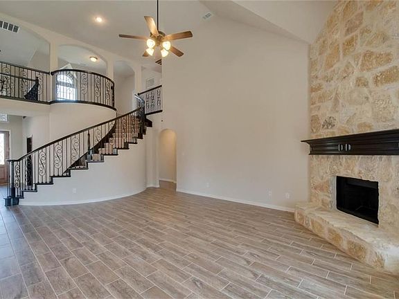 5th image of 137 Cool Brook Dr