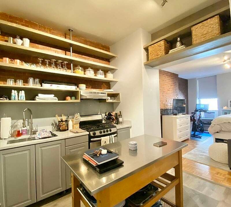 1st image of 344 E 76th St #7