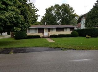 301 S High St, Paxton, IL 60957