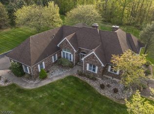 17 Baptist Church Rd, Hampton, NJ 08827