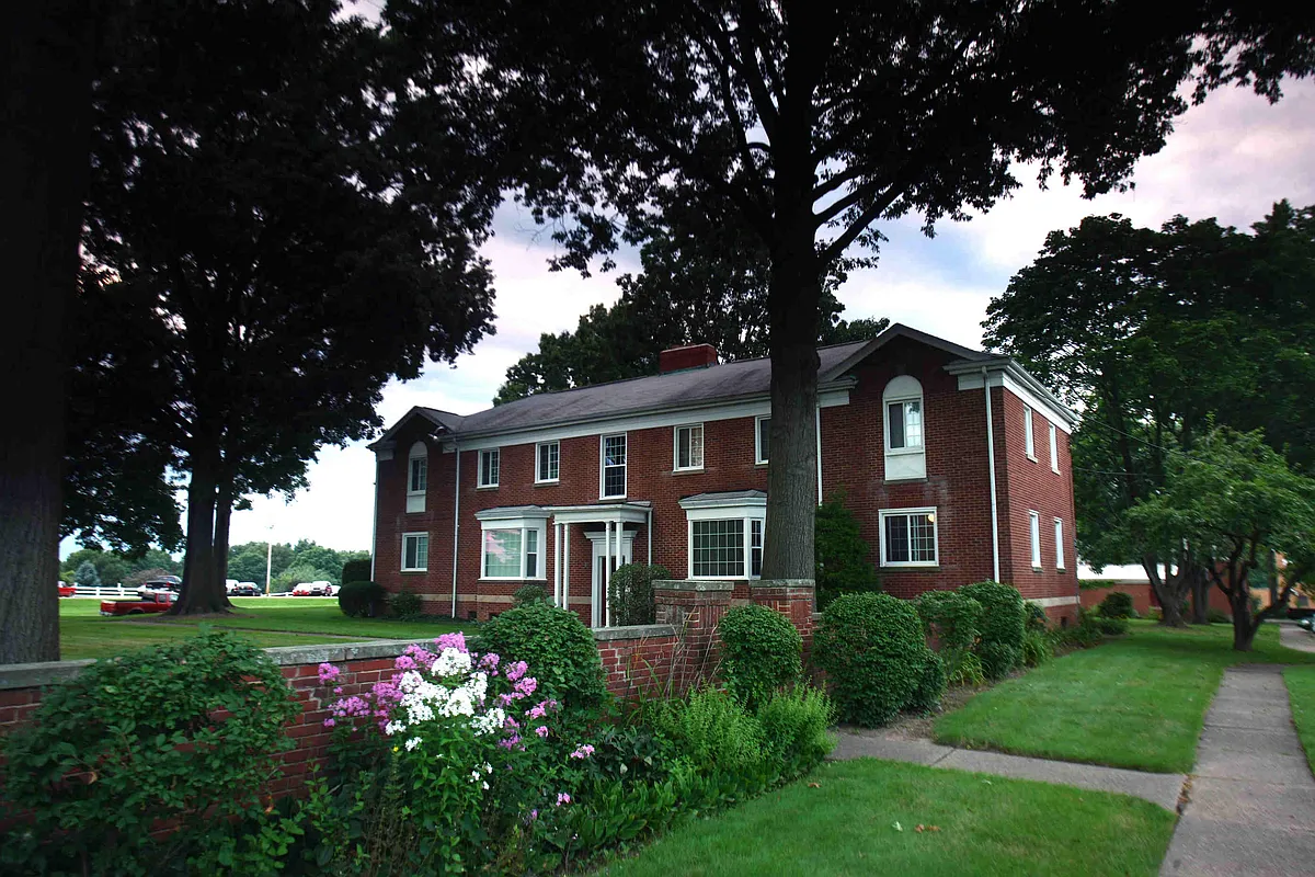 Building Photo - Parkview Apartments