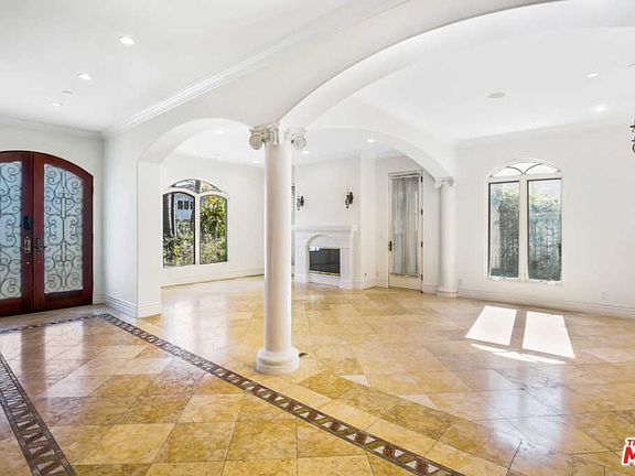 5th image of 241 S Beverly Dr