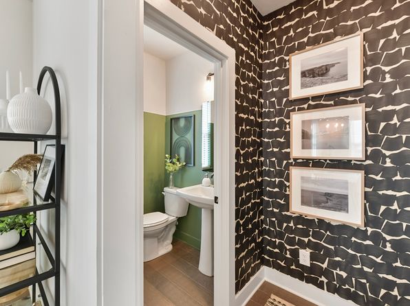 charlotte-north-carolina-448464057 picture