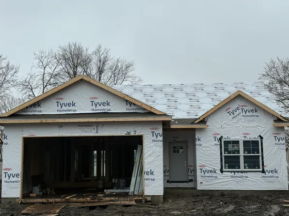 403 E Larmon St, Tolono, IL 61880