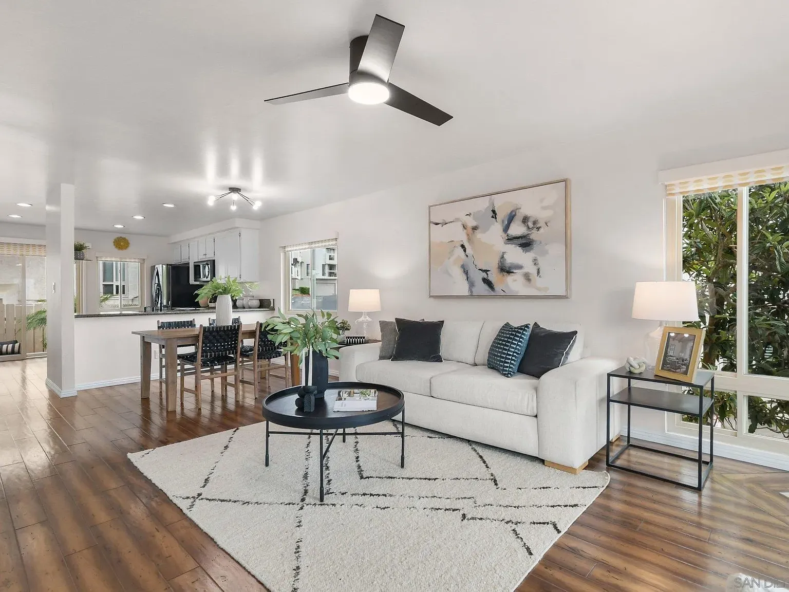 3 bed, 2.5 bath, 1504 sqft, $3,795 — Photo 4