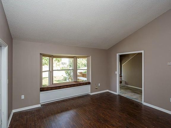 4th image of 9114 Bay Side Ct