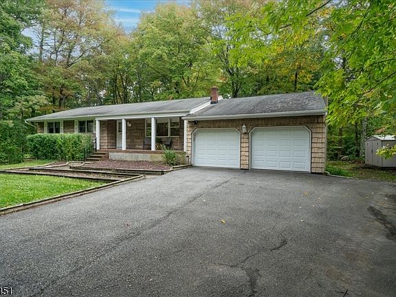 2nd image of 222 Ridge Rd