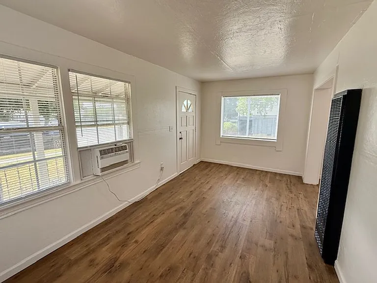 619 N Plumas St — Photo 6