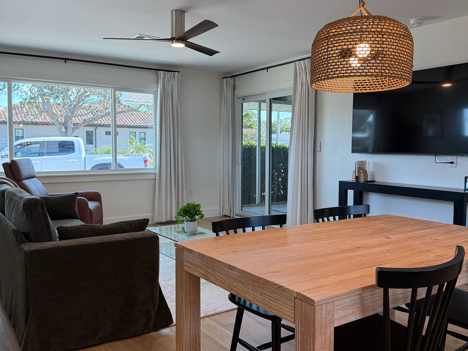 1 bed, 704 sqft, $2,200 — Photo 4