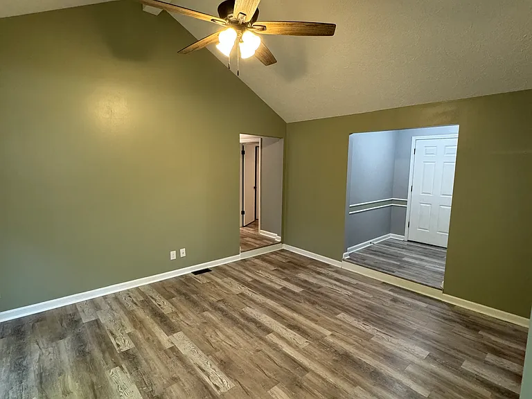 215 Lee Rd — Photo 5