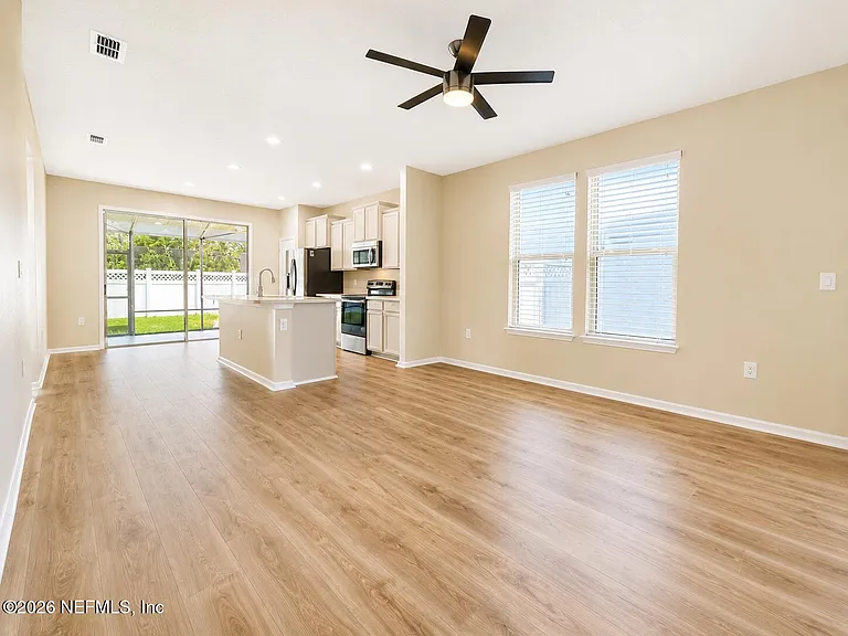 550 Drysdale Dr — Photo 8