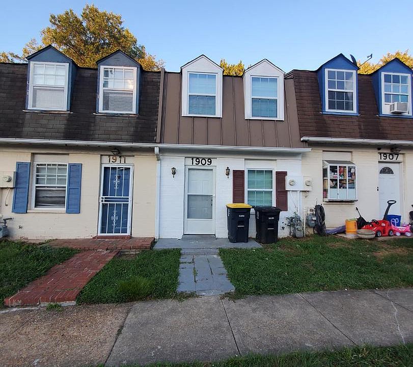 1st image of 1909 Dutch Village Dr Unit I-234