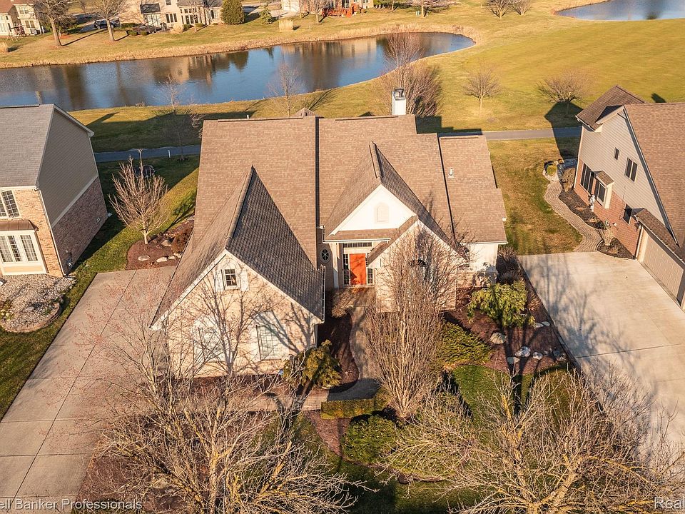 1st image of 45514 Muirfield Dr