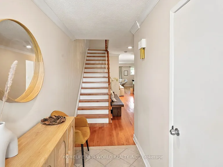 458 Appledore Cres #UPPER — Photo 13
