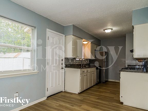 5th image of 1302 Greencove Dr