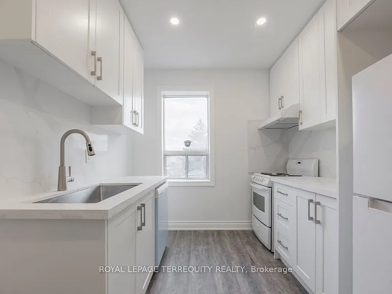 185 Laughton Ave #UPPER — Photo 3