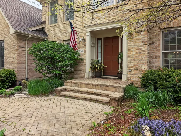 26W248 Tuckaway Ct, Winfield, IL 60190