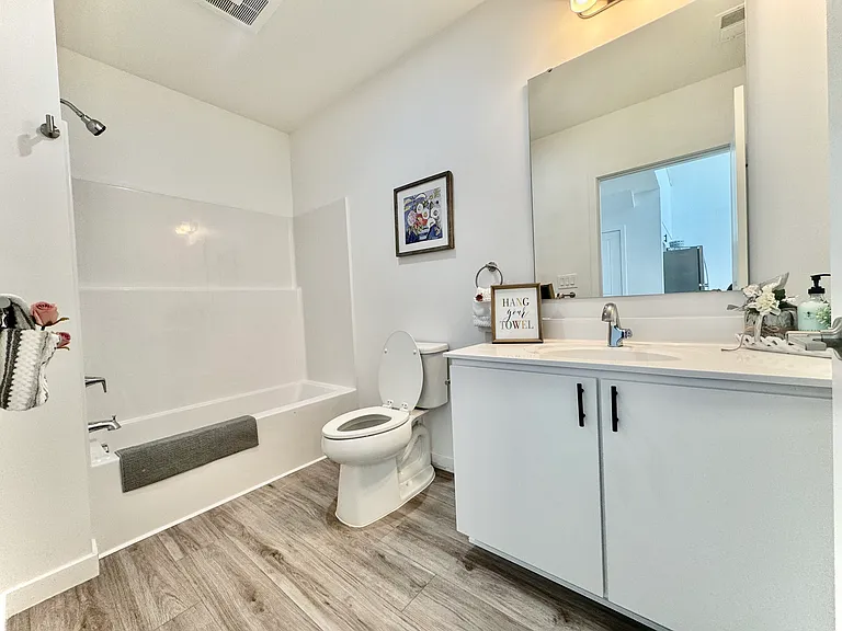 915 N Broad St #610 — Photo 15