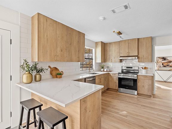 4th image of 129 Ridgecrest Rd