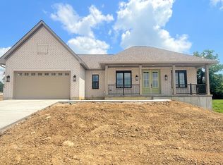725 Ezra Dr, Latonia, KY 41015