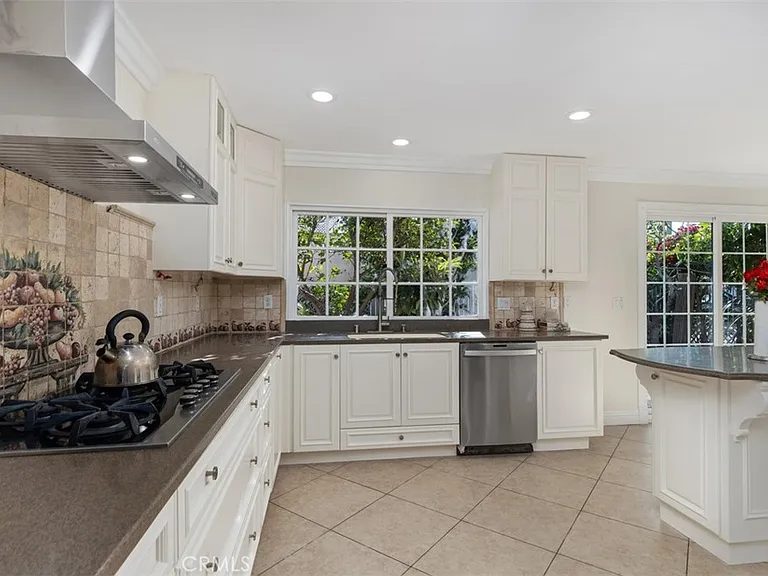 2 Meadowsweet Way — Photo 11