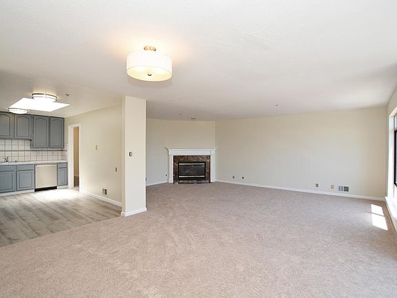 5th image of 1442 Taraval St #3