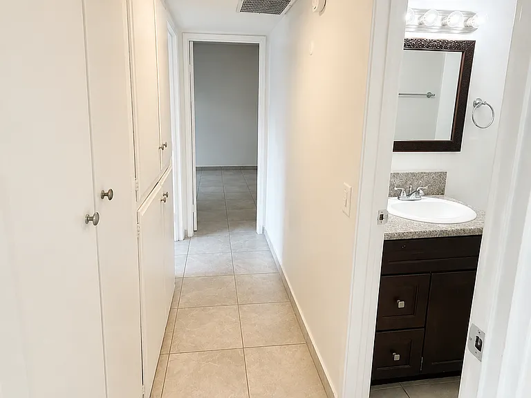 358 Leslie Way #23A — Photo 8