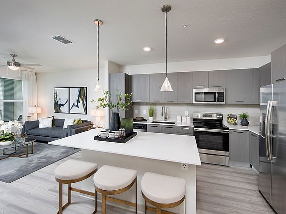 3rd image of 825 McCullough Ave #413