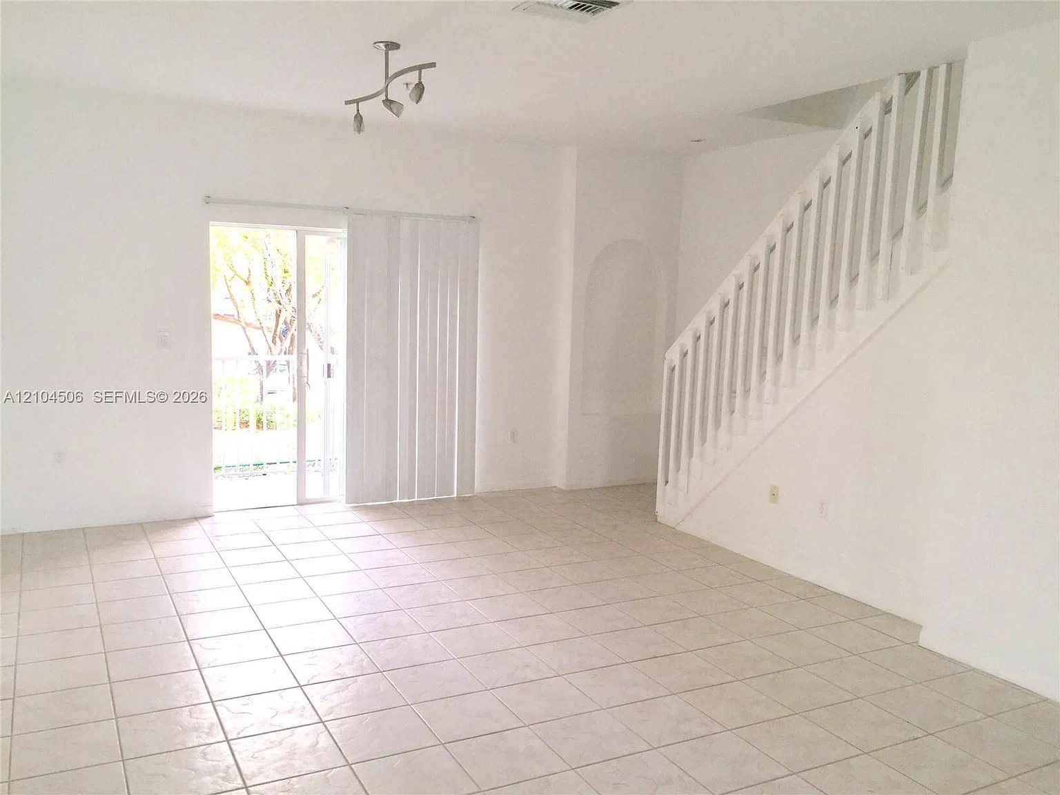Las Brisas At Doral Condo — Photo 4