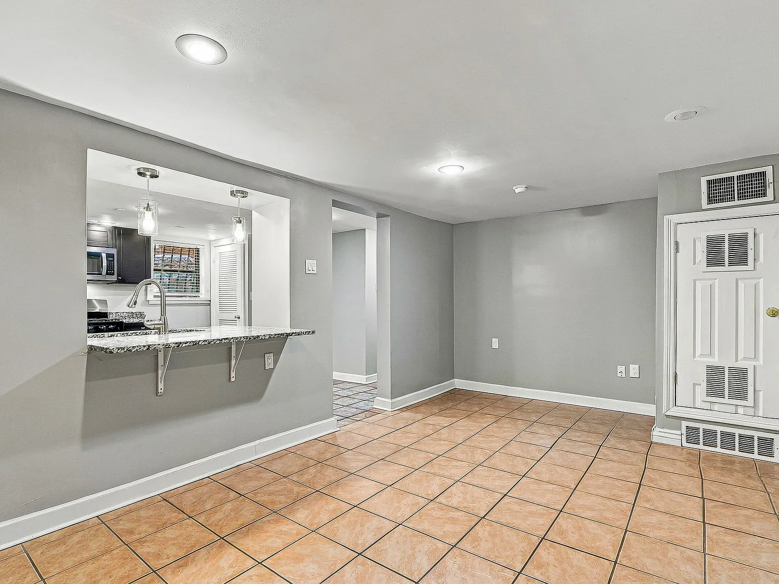 4410 Trowbridge Drive - Unit B — Photo 4