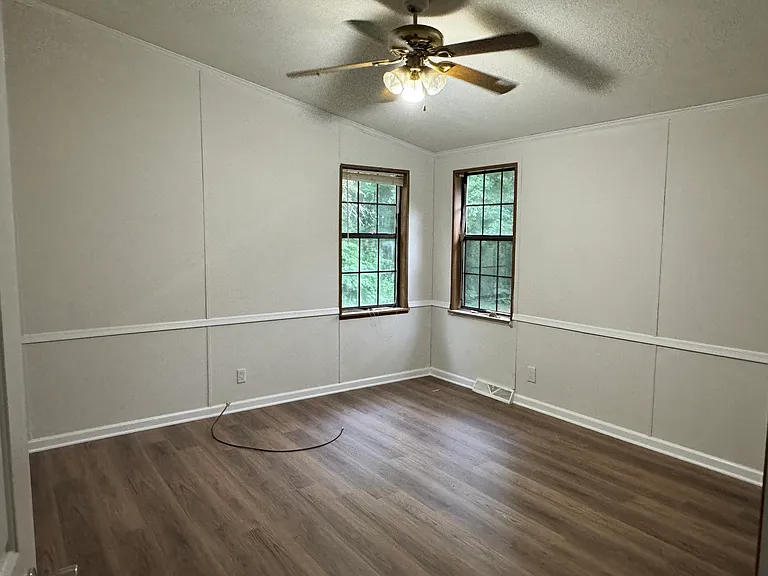 9700 Beatties Ford Rd — Photo 35