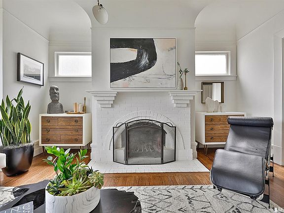 5th image of 2539 Clay St APT 4
