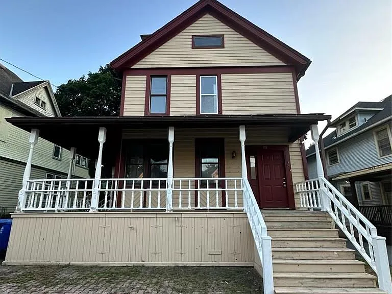 118 W Main St #1 — Photo 1