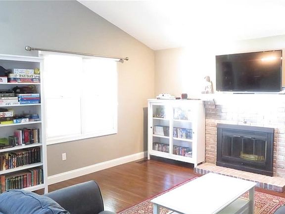 4th image of 1690 Cortland Ln Unit 15-8