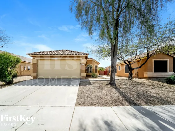 8711 N Moonfire Dr, Tucson, AZ 85743