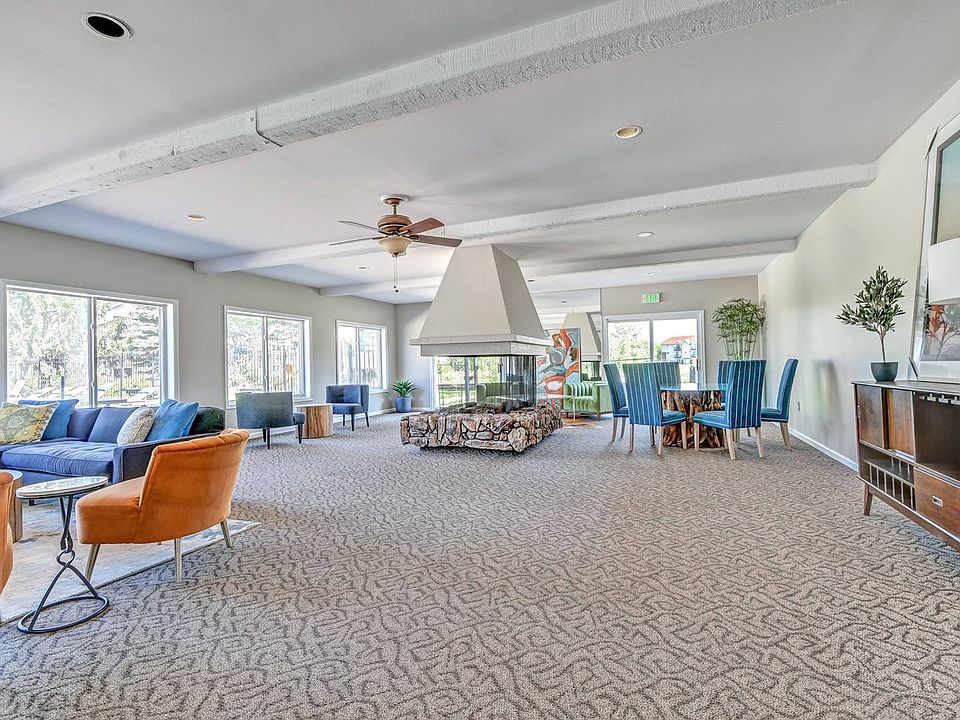Clubhouse Lounge
