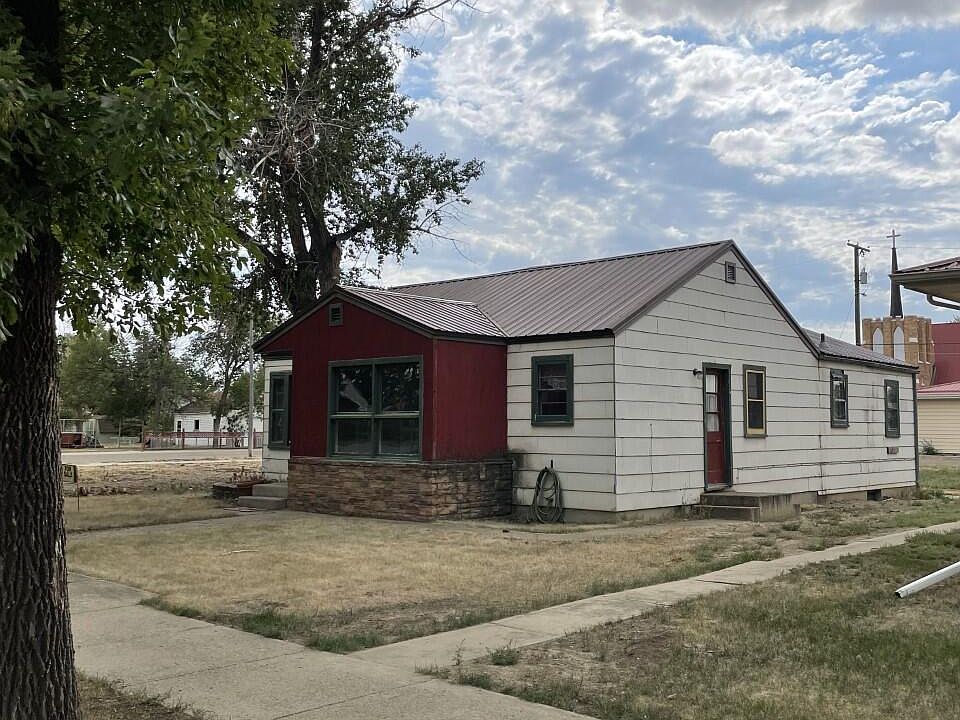 226 1st St E, Chester, MT 59522 Zillow