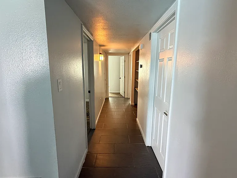 1418 E Kuns Ct — Photo 13