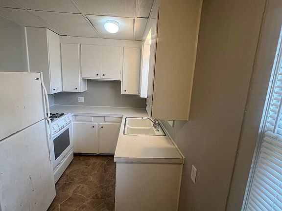 3rd image of 1006 S Pennsylvania Ave #1