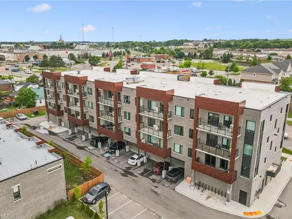 408 Dundas St S #203, Cambridge, ON N1R 0E8